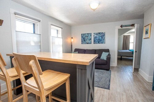 The Sister Suite in Historic Downtown Flagstaff #4