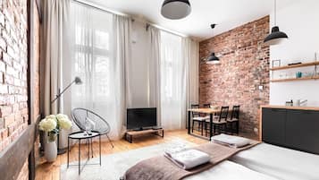 Studio Suite có thiết kế đặc sắc | Bàn ủi/dụng cụ ủi quần áo, nôi/cũi di động