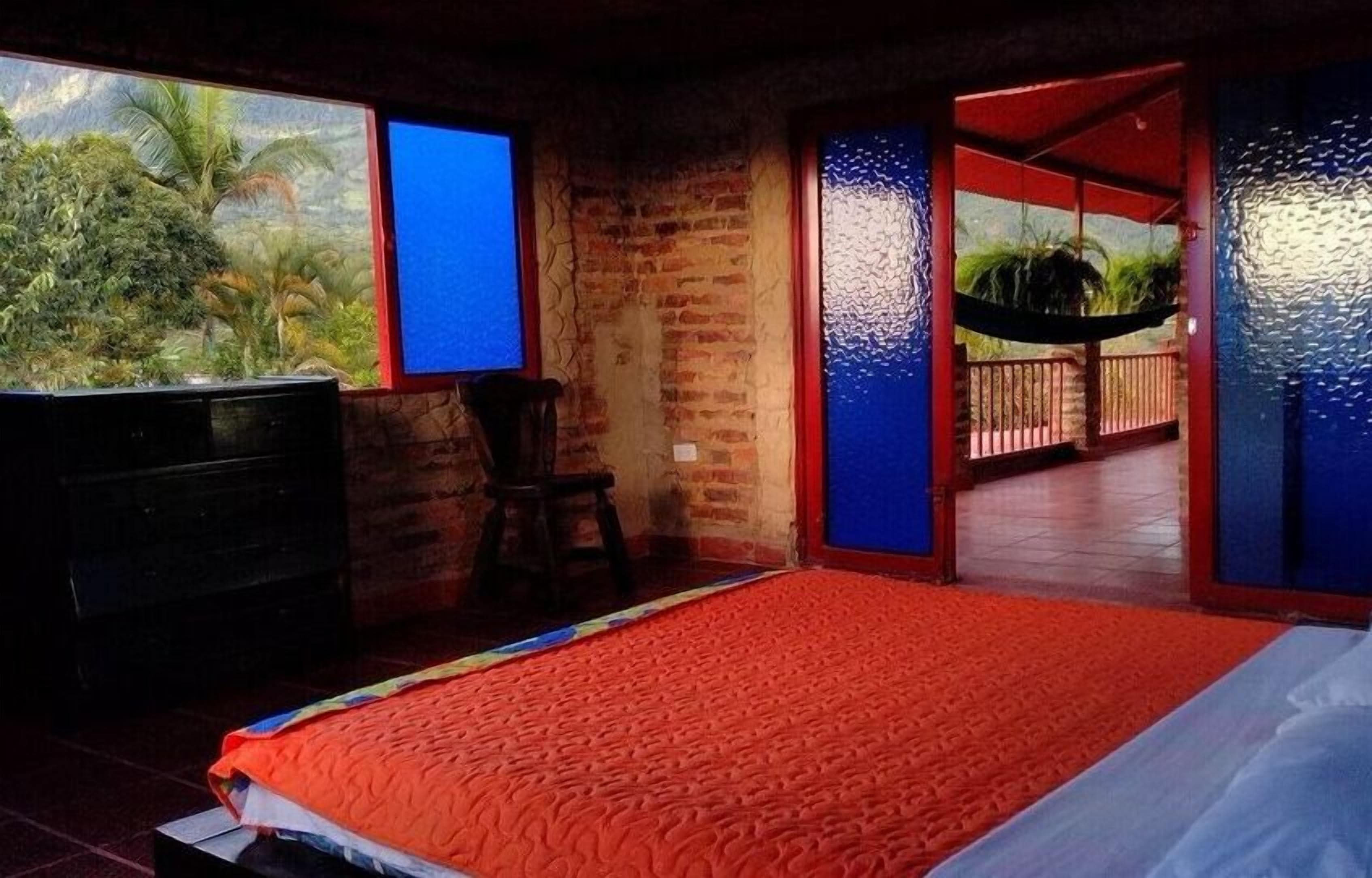 8 habitaciones y acceso para silla de ruedas 