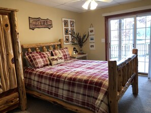 4 bedrooms, desk, iron/ironing board, travel cot - Lake House Getaway (Fountain)