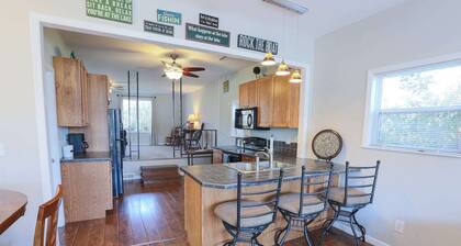 Lakefront home- 3 slip boathouse-Large yard