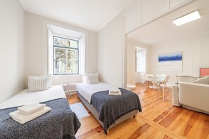 1 chambre, fer et planche à repasser, accès Internet, draps fournis