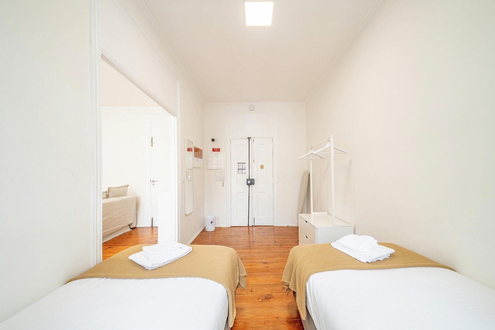 1 slaapkamer, een strijkplank/strijkijzer, internet, beddengoed