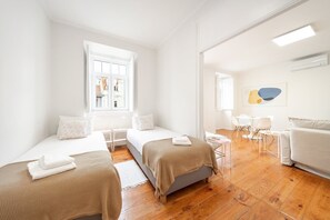 1 chambre, fer et planche à repasser, Internet, draps fournis