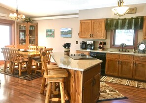 Fridge, microwave, oven, stovetop - Big Horn Lodge - Rare Cabin Bordering Custer State Park - Absolute Seclusion and Serenity (Custer)