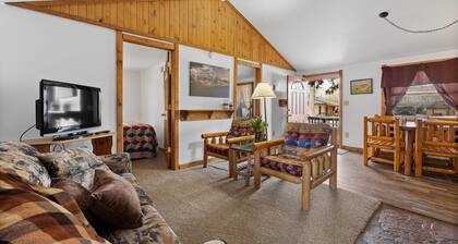 Make memories from your patio - In Rapid City On Canyon Lake Thirty Minutes from Mt Rushmore