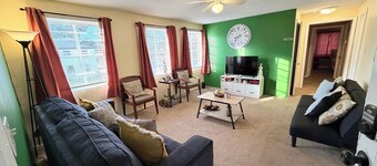 Historic 2Bedroom 2bath apartment near Hospital & VSU(2ndF)