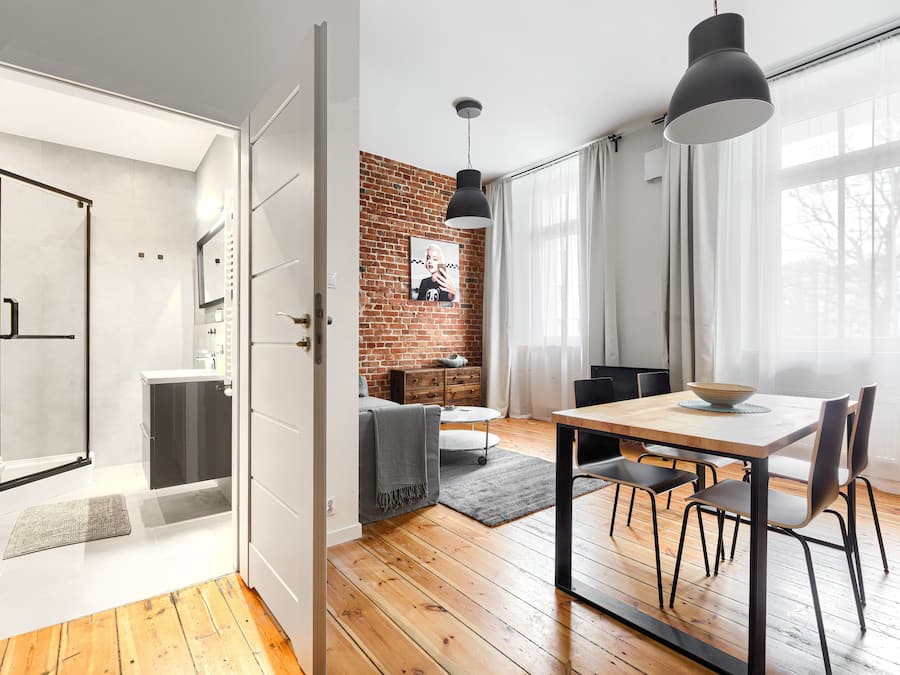 Apartamento superior | Banheiro | Chuveiro, produtos de toalete grátis, secador de cabelo