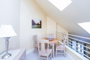 Dining - Blue Mesa Lodge Condos by Alpine Lodging Telluride (Telluride)