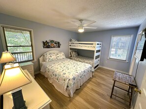4 chambres, fer et planche à repasser, accès au Wi-Fi (inclus)