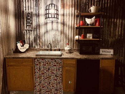 4 Bedroom home less than a mile to Hatfield/McCoy trails