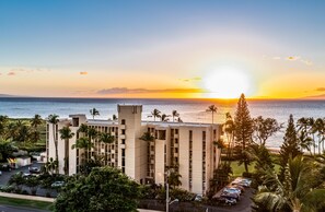Exterior - Beachfront Condo W/ Unbeatable Ocean Views! Floor To Ceiling Windows & Lanai! (Kihei)