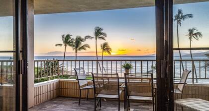 Beachfront Condo W/ Unbeatable Ocean Views! Floor To Ceiling Windows & Lanai!