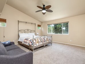 6 dormitorios, tabla de planchar con plancha, cuna de viaje