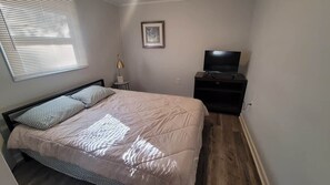 2 bedrooms, iron/ironing board, WiFi, bed sheets