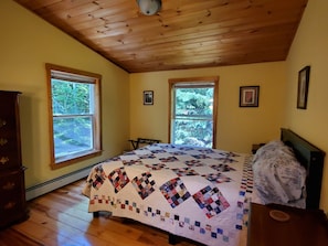 4 bedrooms, free WiFi, bed sheets - Nestled between Bar Harbor and Acadia, a bright and spacious house in the woods (Bar Harbor)