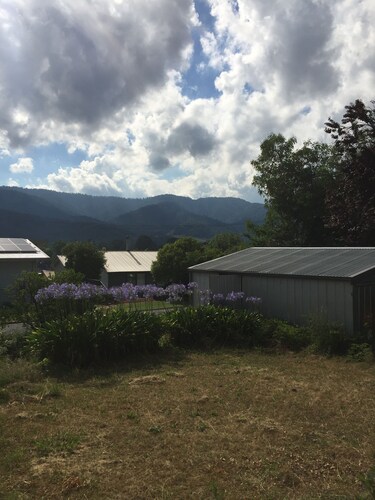 Perfect as a Falls Creek base camp. Pet friendly. 