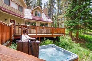 Outdoor spa tub - 2 Mi to Slopes! Hot Tub Hideaway in Breckenridge (Breckenridge)