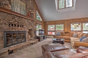TV, fireplace, ping pong, books - 2 Mi to Slopes! Hot Tub Hideaway in Breckenridge (Breckenridge)