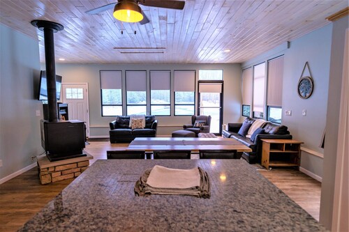 In The Woods - Pet Friendly Waterfront