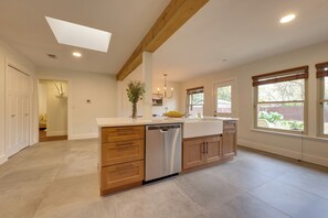 Fridge, microwave, stovetop, dishwasher - 6 Mi to Dtwn Austin: Home w/ Screened Porch & Yard (Austin)