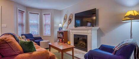 Una televisión, un reproductor de DVD