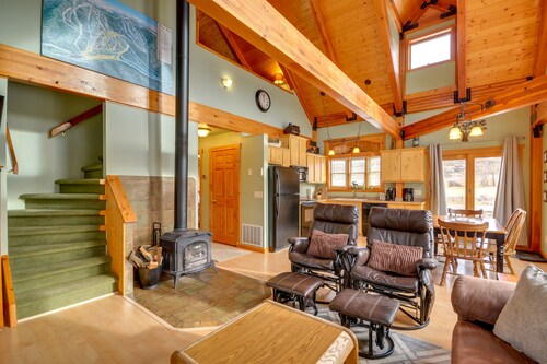 'Off The Beaten Path' Cabin w/ Mtn Views & Hot Tub