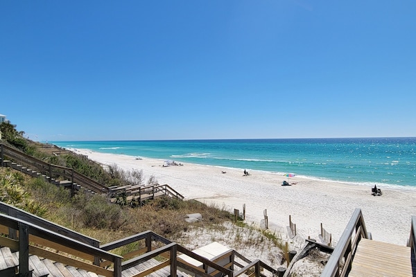 Beach nearby, sun-loungers, beach towels