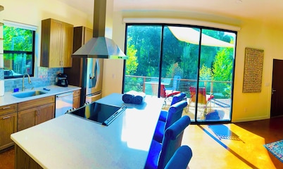 Modern Tranquil River Home w/Hot Tub