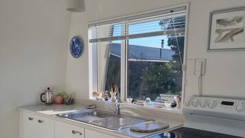 冰箱、微波炉、烤箱、炉灶