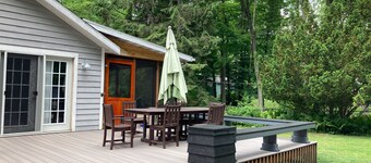 Well-kept home with private outdoor pool, free WiFi, and pool table