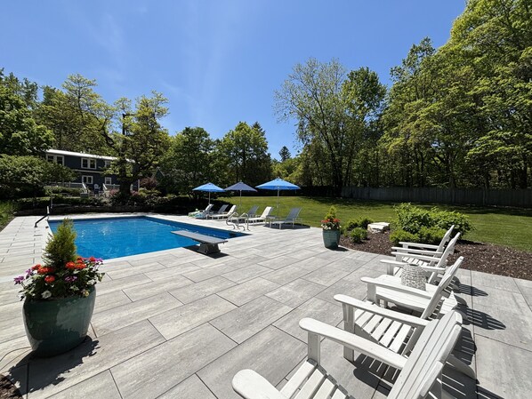 Pool - Stylish & Well-Equipped Home with Private Outdoor Pool, WiFi, Deck, Gas Grill (Lakeside)