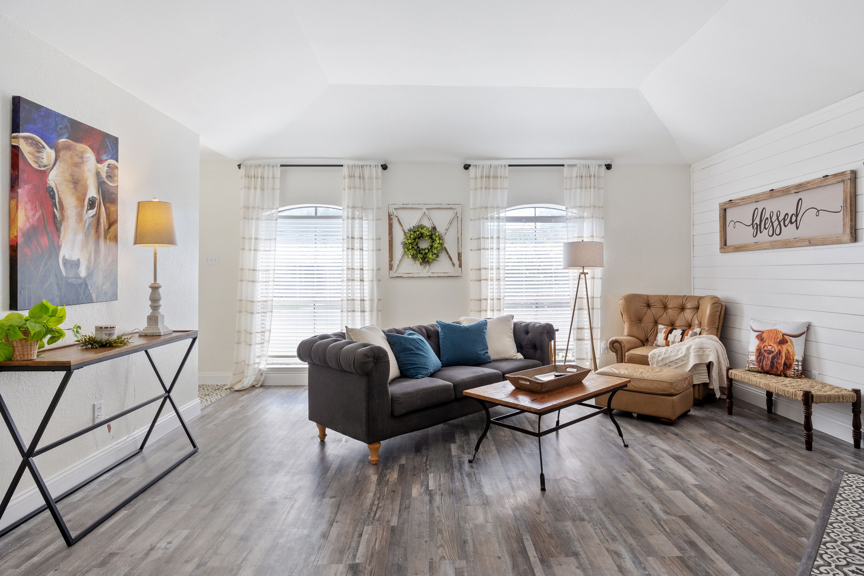 Hilltop Texan- Texas Farmhouse Cottage in the heart of DFW