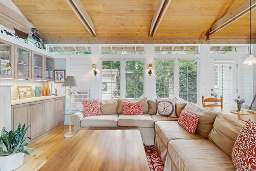 Adorable Downtown Cottage with Firepit, Fireplace, & Yard - Walk Everywhere