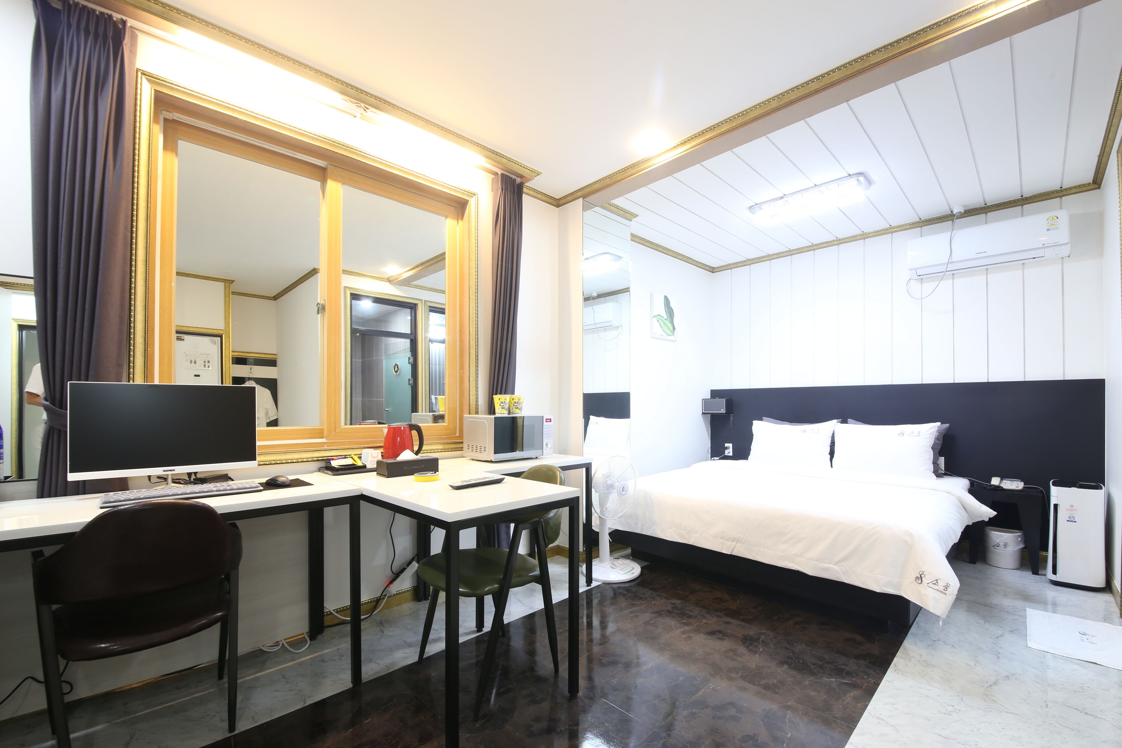 premium bedding, down duvets, memory-foam beds, free minibar items