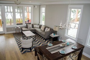 Smart TV, fireplace, video games, DVD player - Enjoy the beach, ocean and sunsets no matter the weather. (Pacific Beach)