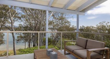 Wallis Lake Retreat - Between the ocean and the lake!