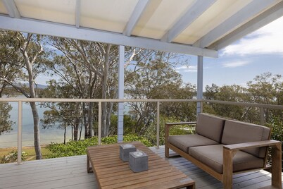 Wallis Lake Retreat - Between the ocean and the lake!