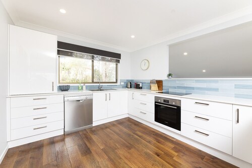 Wallis Lake Retreat - Between the ocean and the lake!