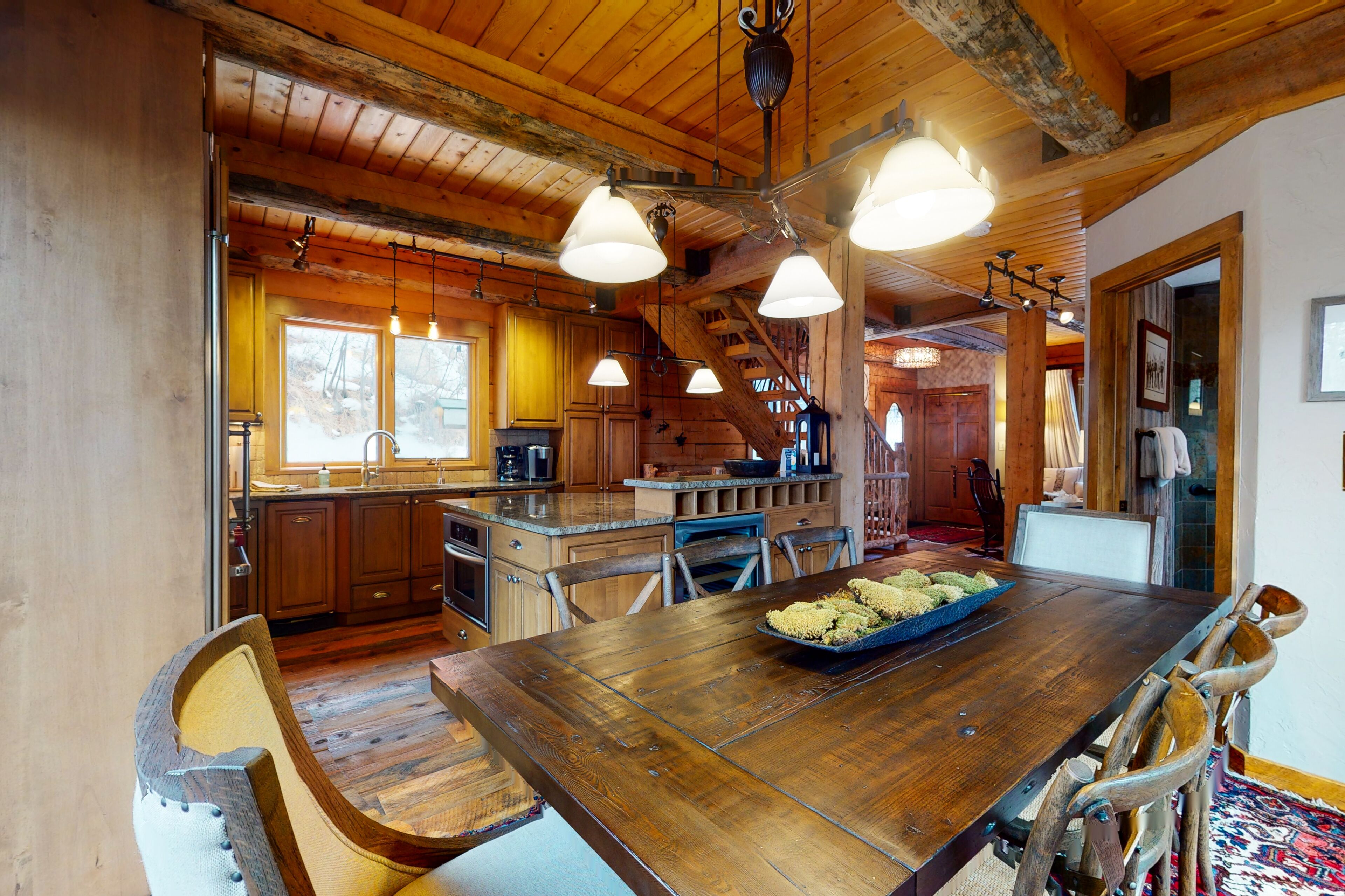 Luxury mountain home with private hot tub, high-speed WiFi, & fireplace
