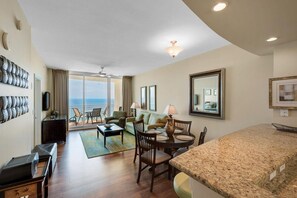 Smart TV, reproductor de DVD, libros y estéreo 