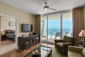 Smart TV, reproductor de DVD, libros y estéreo 