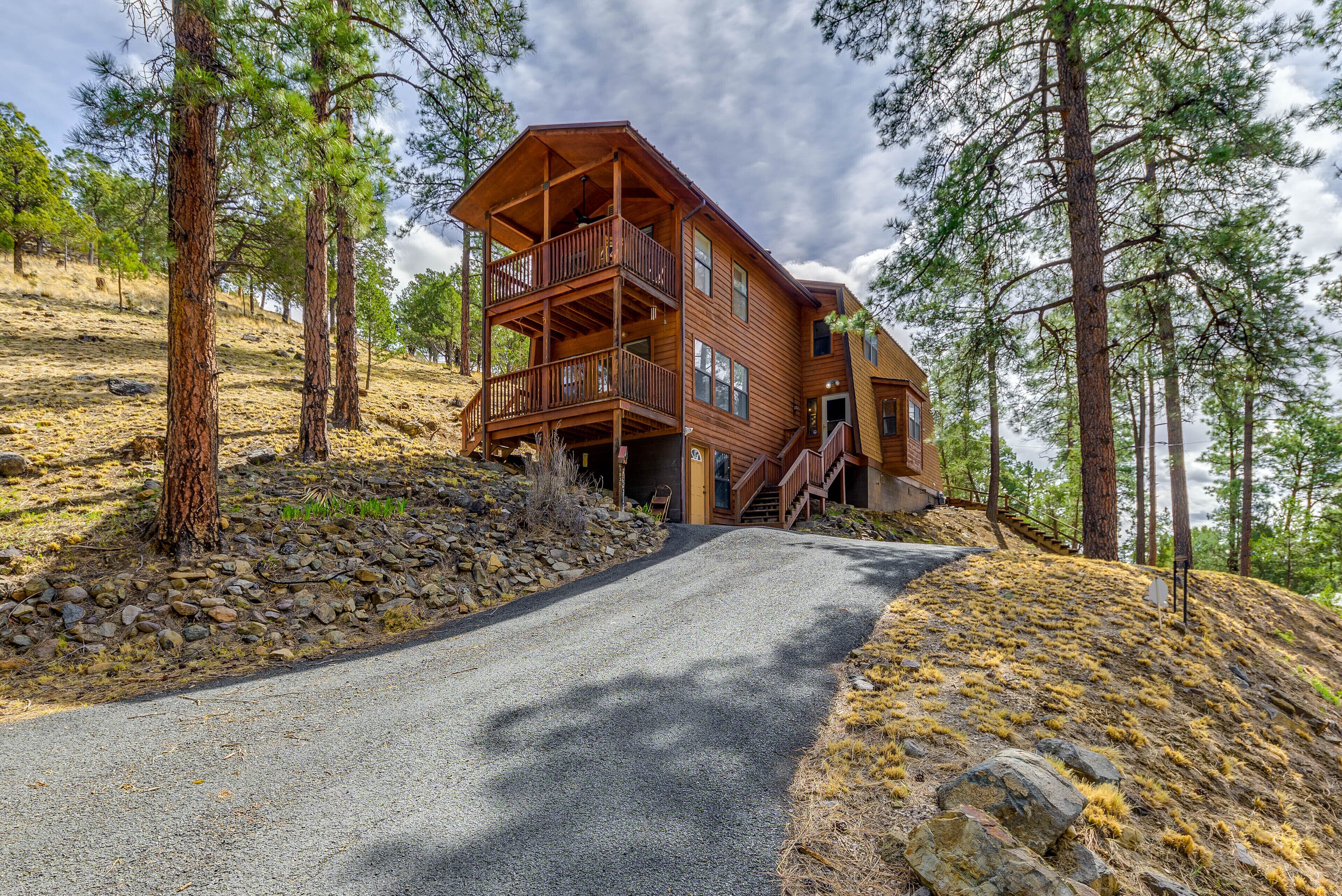 Family-Friendly Ruidoso Cabin - Ski, Hike & Fish!