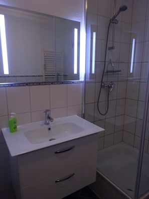 Shower - Vacation at Cape Arkona - sun, beach, sand, wind and what more could you want! (Putgarten)