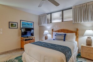 2 bedrooms, WiFi, bed sheets - Great location, ocean views, and tropical decor (Lahaina)