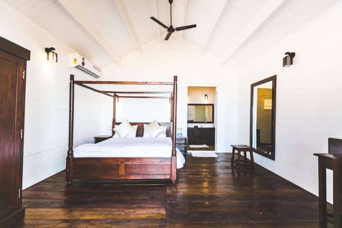 Skrivbord, mörkläggningsgardiner, gratis wi-fi och sängkläder