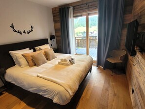 4 bedrooms, free WiFi - 5* Chalet in Les Gets: Luxury, jacuzzi, sauna, pets allowed (Les Gets)