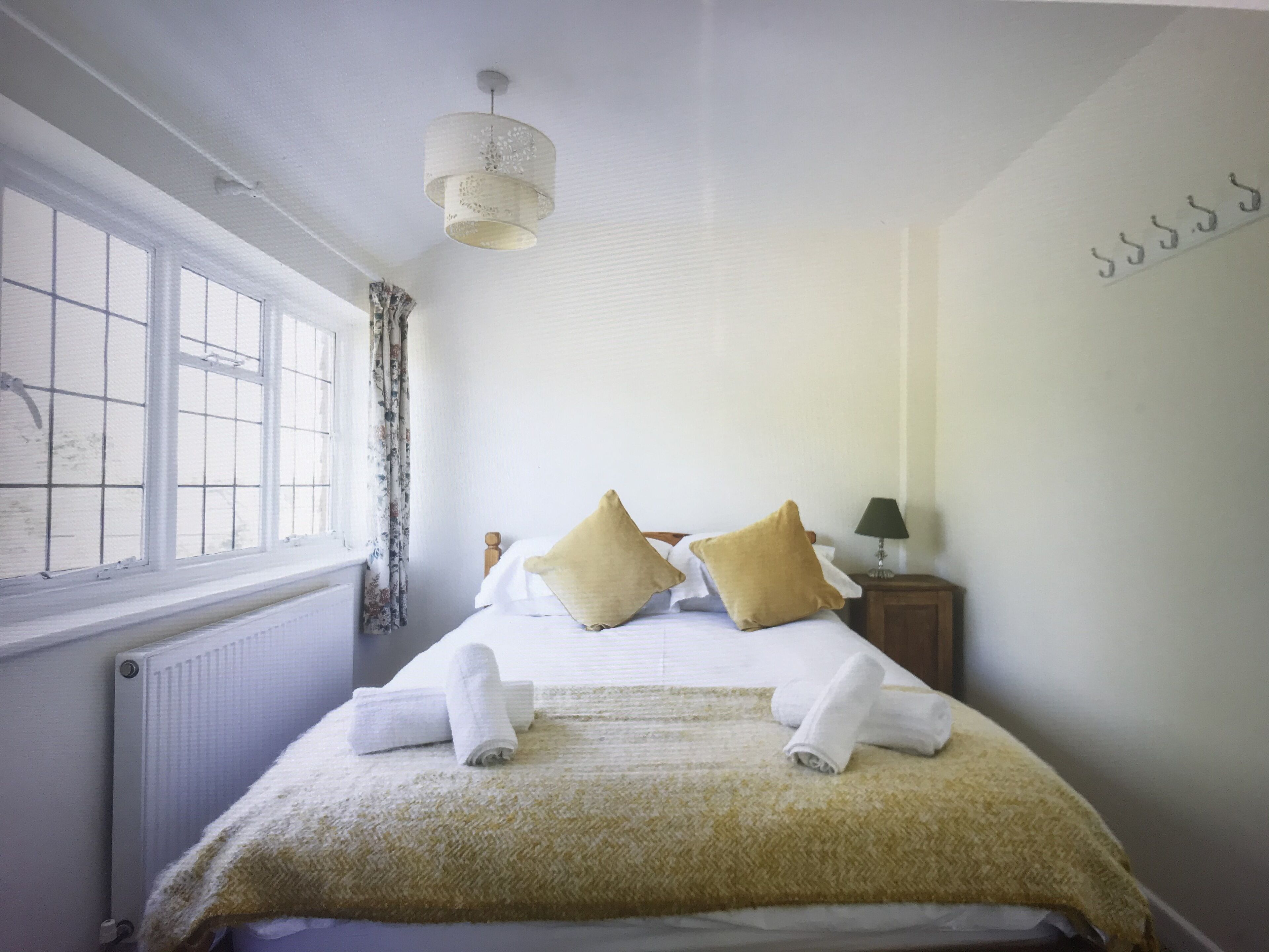 3 bedrooms, travel cot, free WiFi, bed sheets