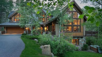 Hus, 5 soverom | Eksteriør