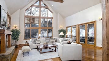 Hus, 5 soverom | Oppholdsområde | Smart-TV